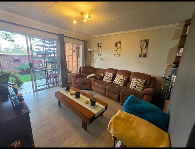 2 BEDROOM TOWNHOUSE FOR SALE IN MORELETAPARK